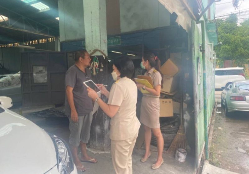  เขตบึงกุ่มรุดแก้ปัญหาเสียงดังและกลิ่นเหม็นจากอู่ซ่อมรถในซอยเสรีไทย 41